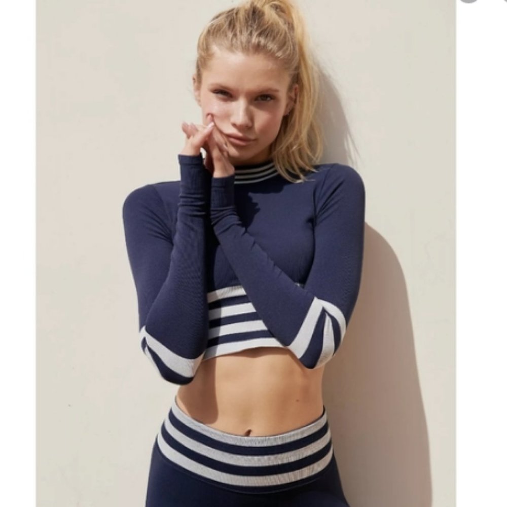 Free People movement triumph turtleneck crop top M